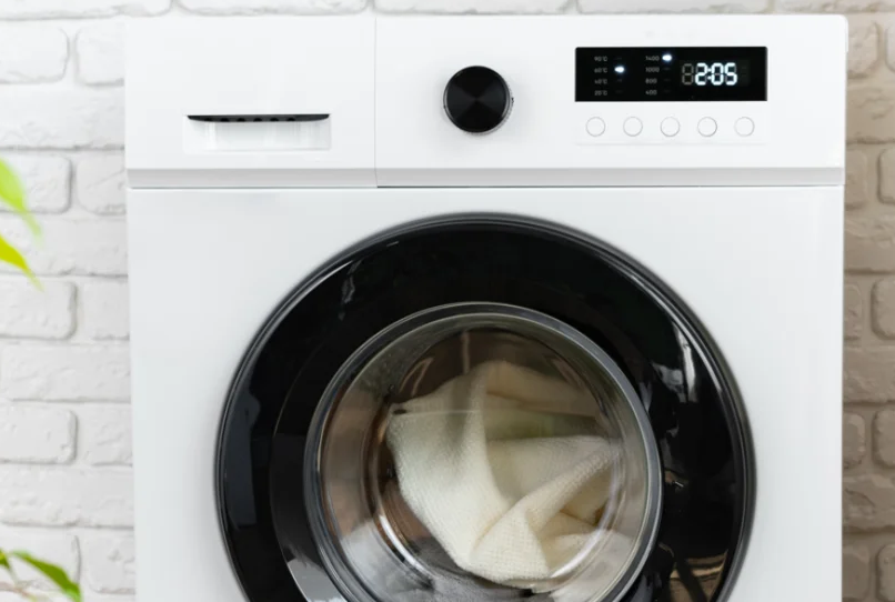 Warum entstehen Geräusche bei bestimmten Programmen der Waschmaschine