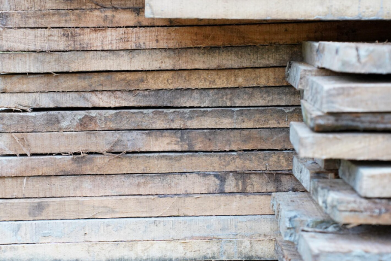 Warum verliert Holz bei Feuchtigkeit seine Form?