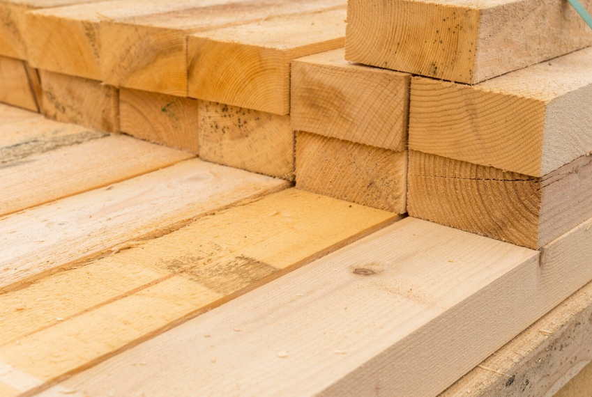 Warum zieht sich Holz bei Kälte zusammen