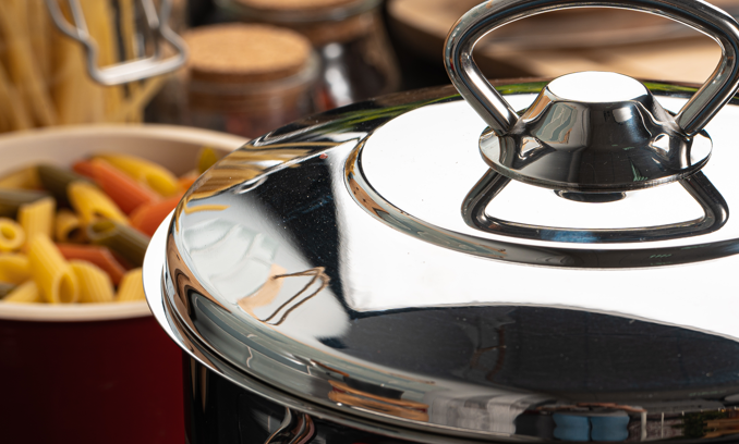Warum entstehen braune Verfärbungen auf Edelstahl beim Kochen